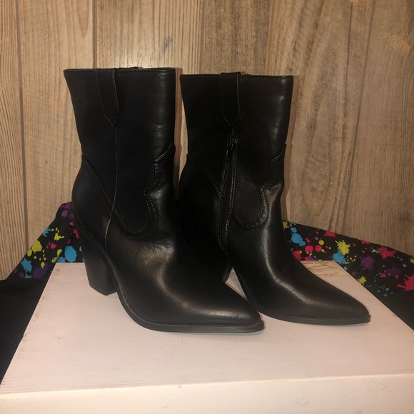 fashion nova cowboy boots
